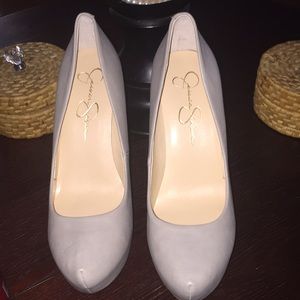 Jessica Simpson Grey Pump